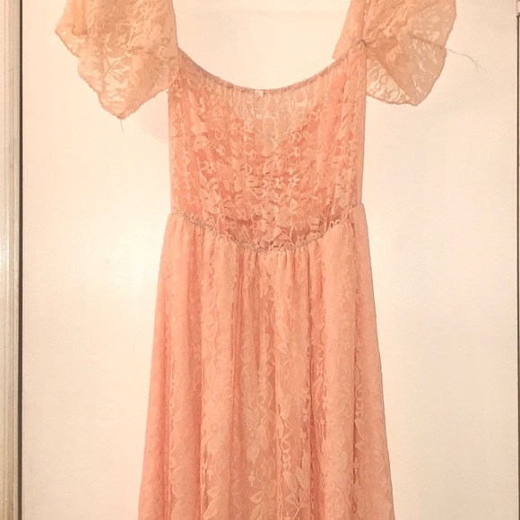 ๐Host Pick๐ JustVH Lace Off the Shoulder Gown. - Picture 7 of 11